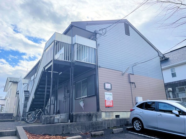 サンハイツBの物件外観写真